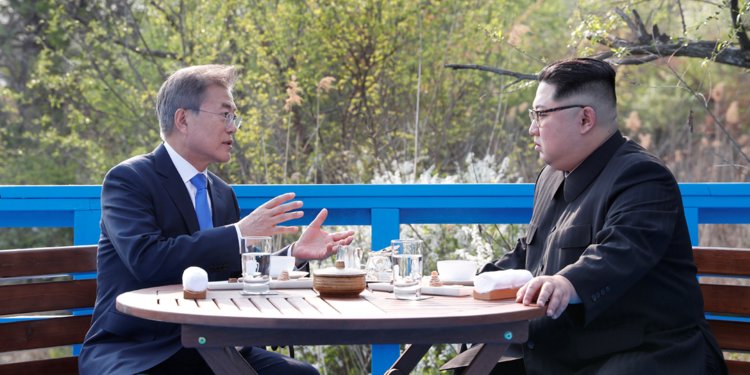 Kim Jong-un nhắc đến Việt Nam khi gặp Tổng thống Hàn Quốc