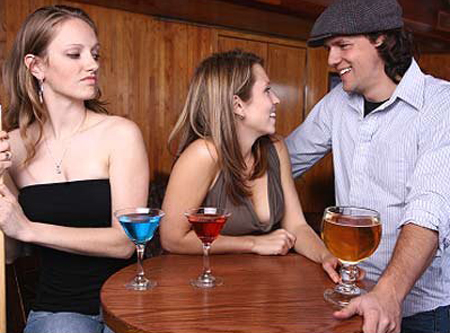 Đoán tuổi thọ tình yêu qua cách đùa  