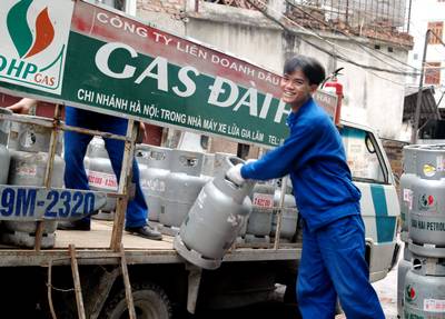 Hôm nay giá gas tăng 25.000 đồng bình 12 kg  