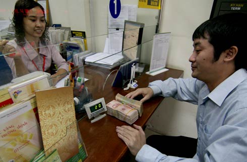 Ngân hàng 'chơi' nhau bằng chỉ tiêu tín dụng