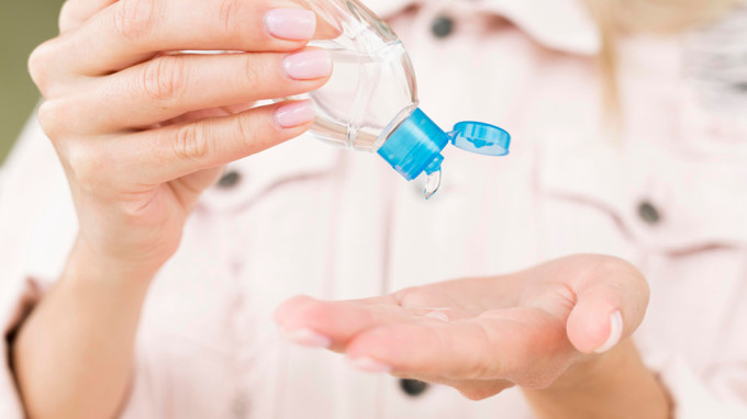 Gel diệt khuẩn tay khô đồng hành chuyến du lịch hè