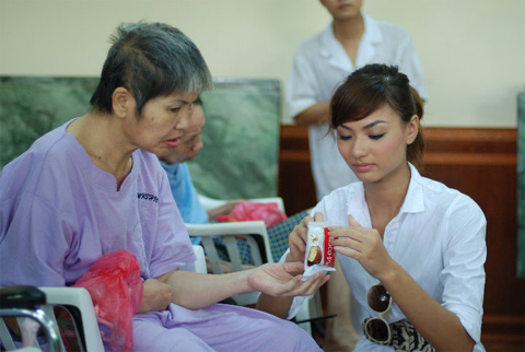 'Chân dài' Hồng Quế: Không nổi tiếng vì scandal! 
