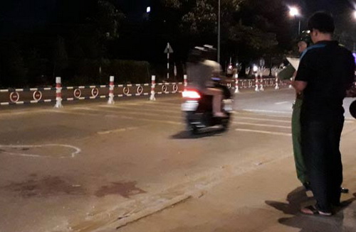 Hơn 40 thanh niên chém nhau loạn xạ trên phố
