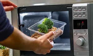 Ba sai lầm khi sử dụng lò vi sóng