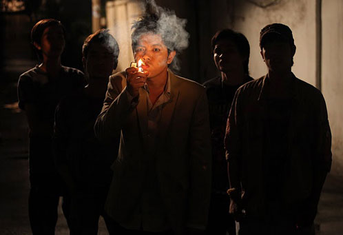 Thái Hòa dùng toàn hàng hiệu trong 'Long Ruồi'