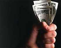 Doanh nghiệp đánh vật với công nợ 