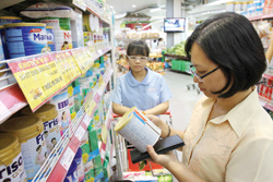 Kiểm soát chặt giá sữa, thuốc  