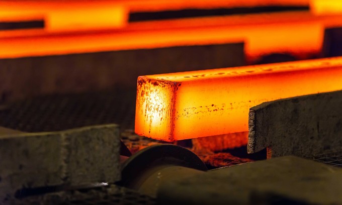 Giá thép giảm nửa triệu đồng một tấn
