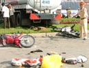 Xe chở xăng đâm liên hoàn 6 xe máy 