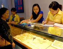 Thị trường vàng Hà Nội đìu hiu, TP HCM sôi động 