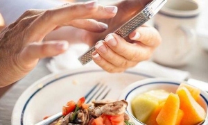 Thói quen ăn uống khiến tăng cân