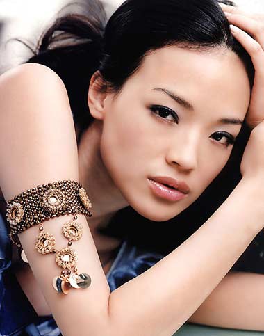 Thư Kỳ tiết lộ pha 'khóa môi' đầu đời