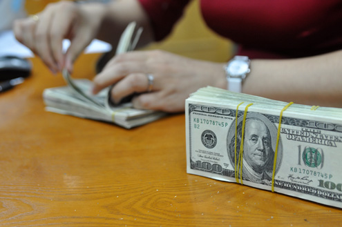Ngân hàng ngoại dự báo cuối năm tỷ giá có thể vượt 22.000 đồng
