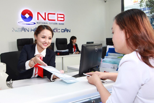 Ngân hàng tung khuyến mãi hút người gửi tiền