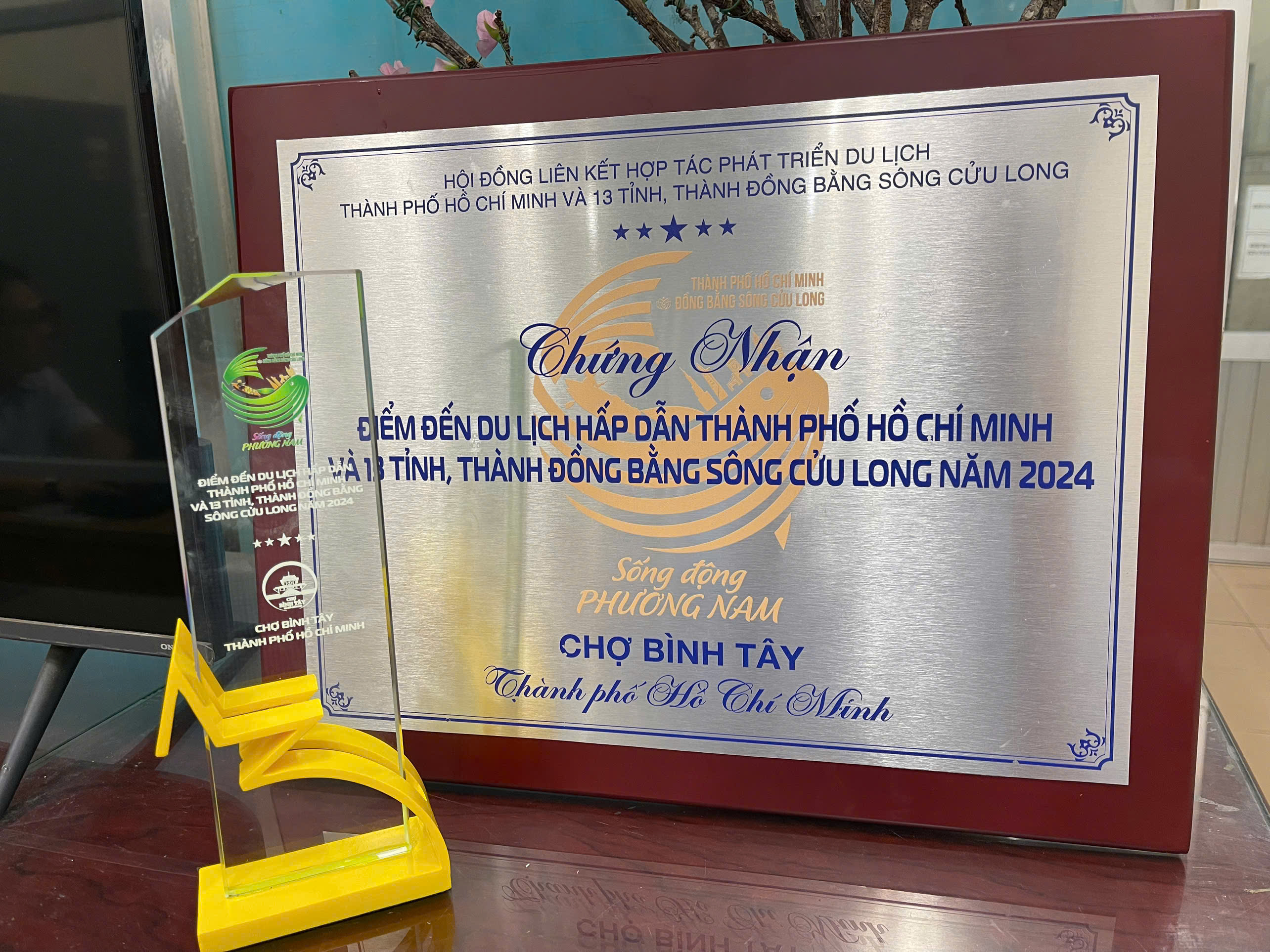 Chợ Bình Tây – Niềm tự hào của dân Quận 6 lọt top 50 điểm đến hấp dẫn Thành phố Hồ Chí Minh và 13 tỉnh, thành đồng bằng sông Cửu Long năm 2024 !