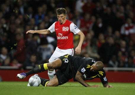 Arsenal vào tứ kết Cup Liên đoàn Anh